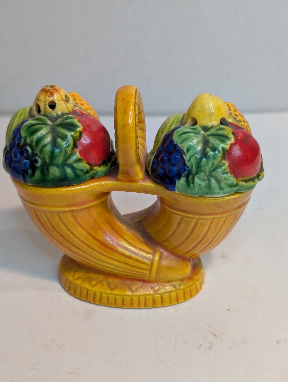 Vintage Marutomoware Japanese Salt And Pepper set from 1930s